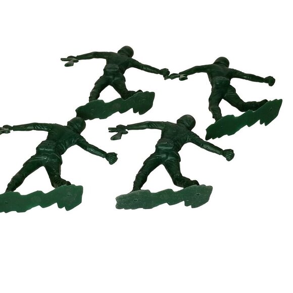 1964 Louis Marx Toy Green Army Soldiers Large 5"-6" with Guns Lot Of 4 - Picture 4 of 11